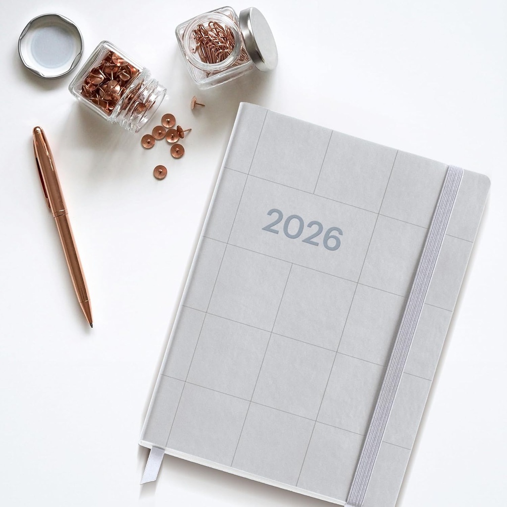 Agenda 2026 semana vista, Flexible y fácil de llevar (122 x 168 mm), Cubierta cosida suave tipo piel, Papel 80 g/m², Planificación semanal, Español-EN-PT, Cuadros silver Miquelrius