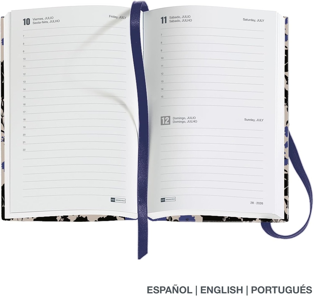 Agenda 2026 día por página, Formato pequeño (90 x 140 mm), Planificación diaria, Cubierta rígida cartón, Espiral, Cierre goma elástica, Papel 80 g/m², Español-EN-PT, Black&Blue Miquelrius